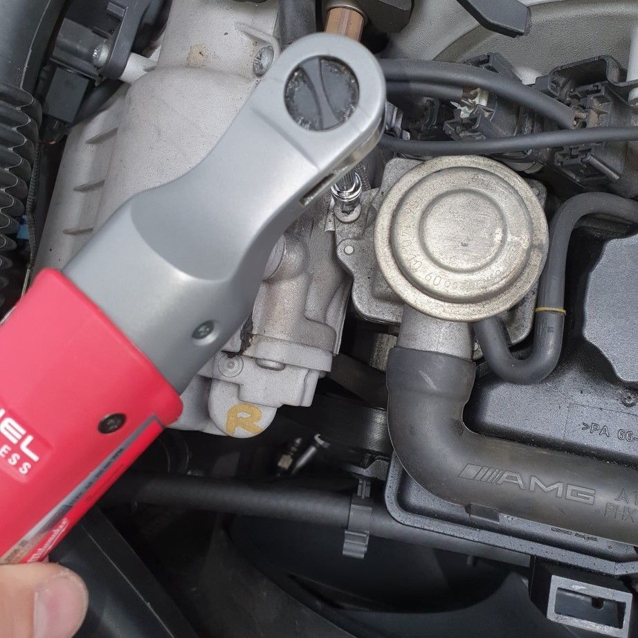 Mercedes C63 workshop